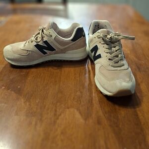 New Balance Men's Beige and Black Sneakers